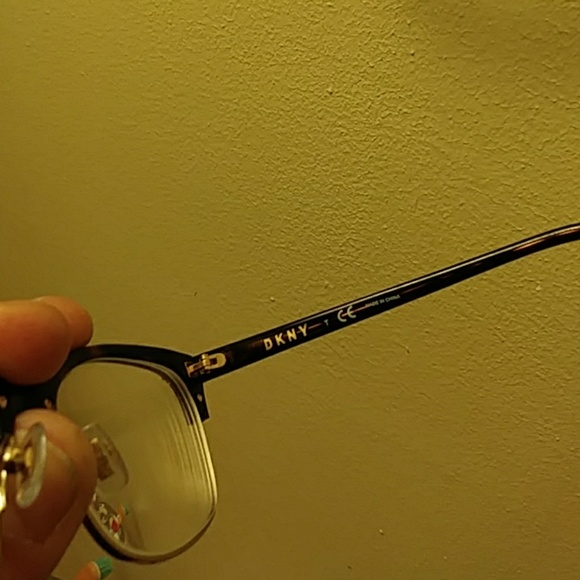 Glasses Rd - Picture 3 of 4